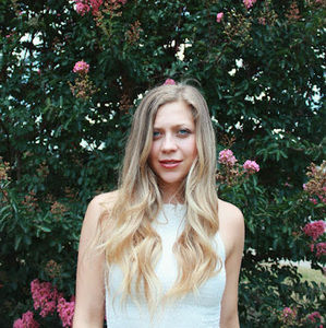 Meet your Posher, Alora